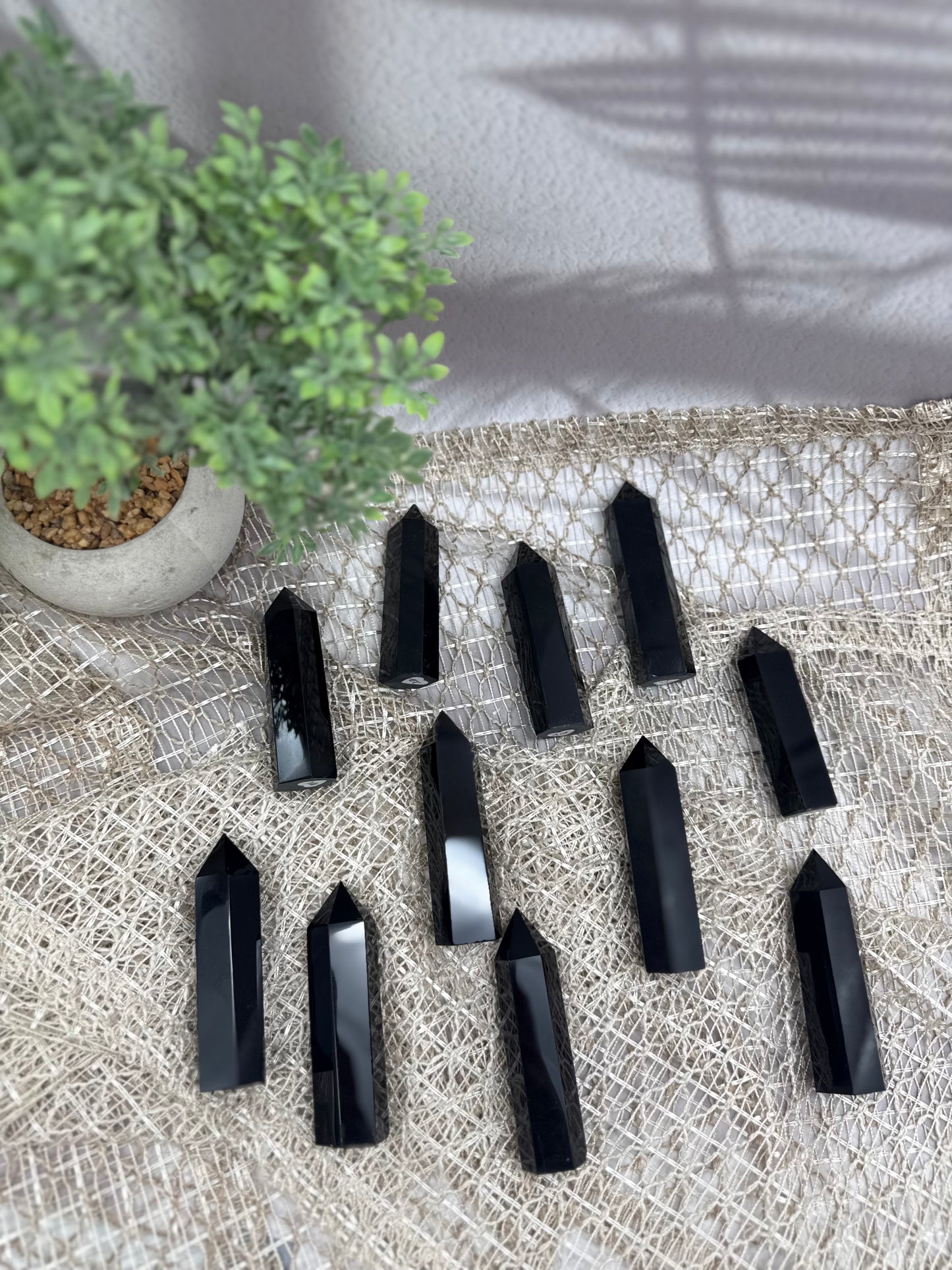 Schwarzer Obsidian Turm