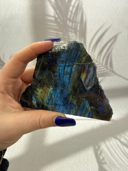 Labradorit Stücke poliert