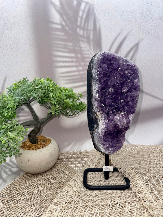 Amethyst auf Ständer II