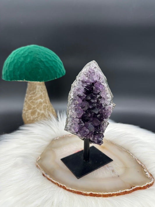 Amethyst auf Ständer