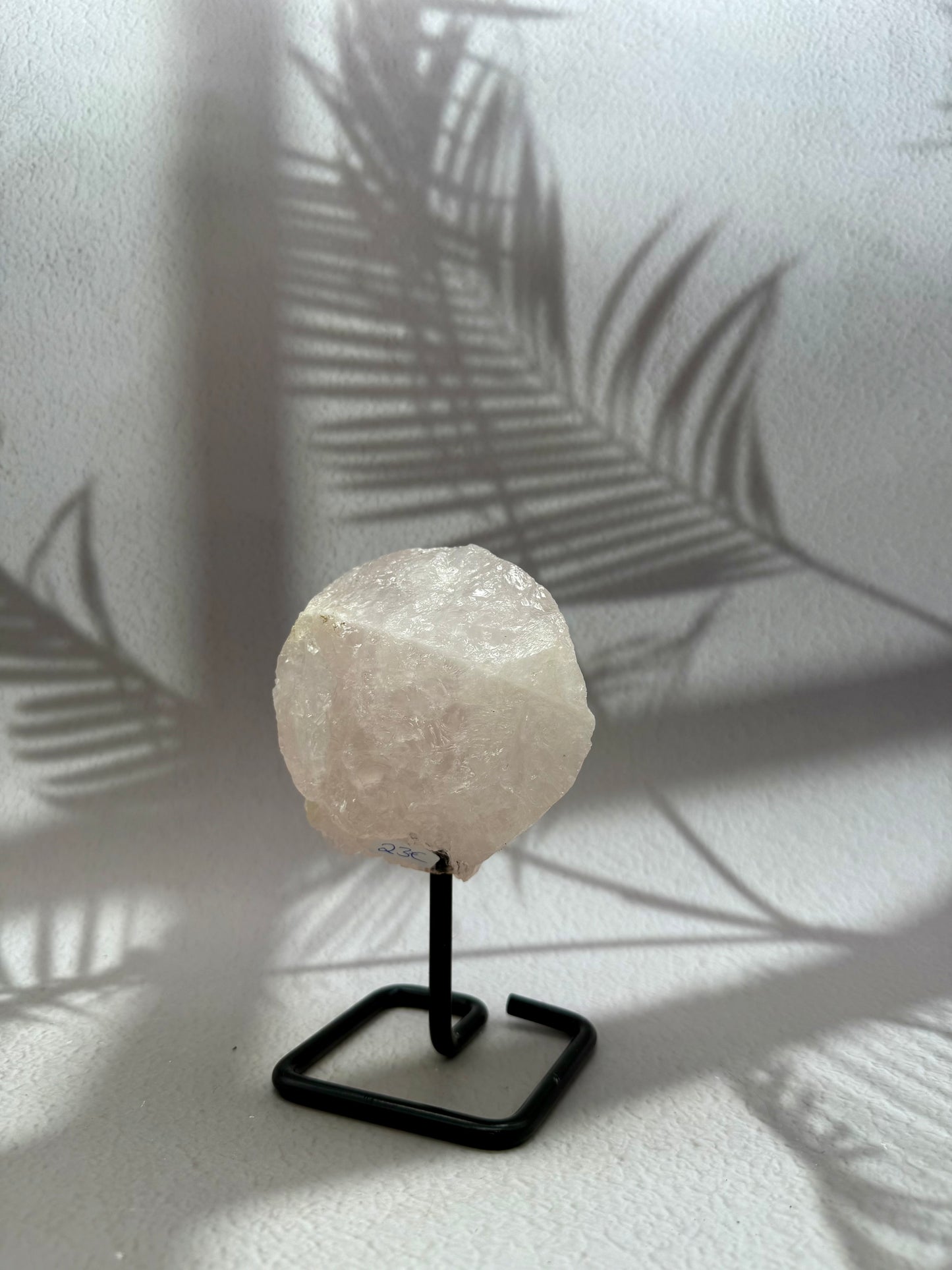 Rosenquarz auf Ständer