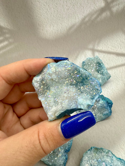 Quarz Geoden - blau gefärbt - Mystery