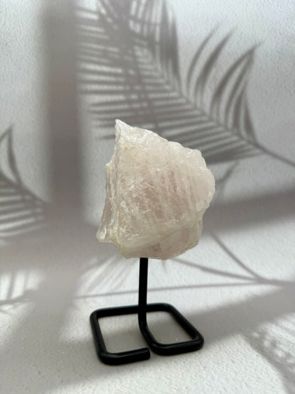 Rosenquarz auf Ständer