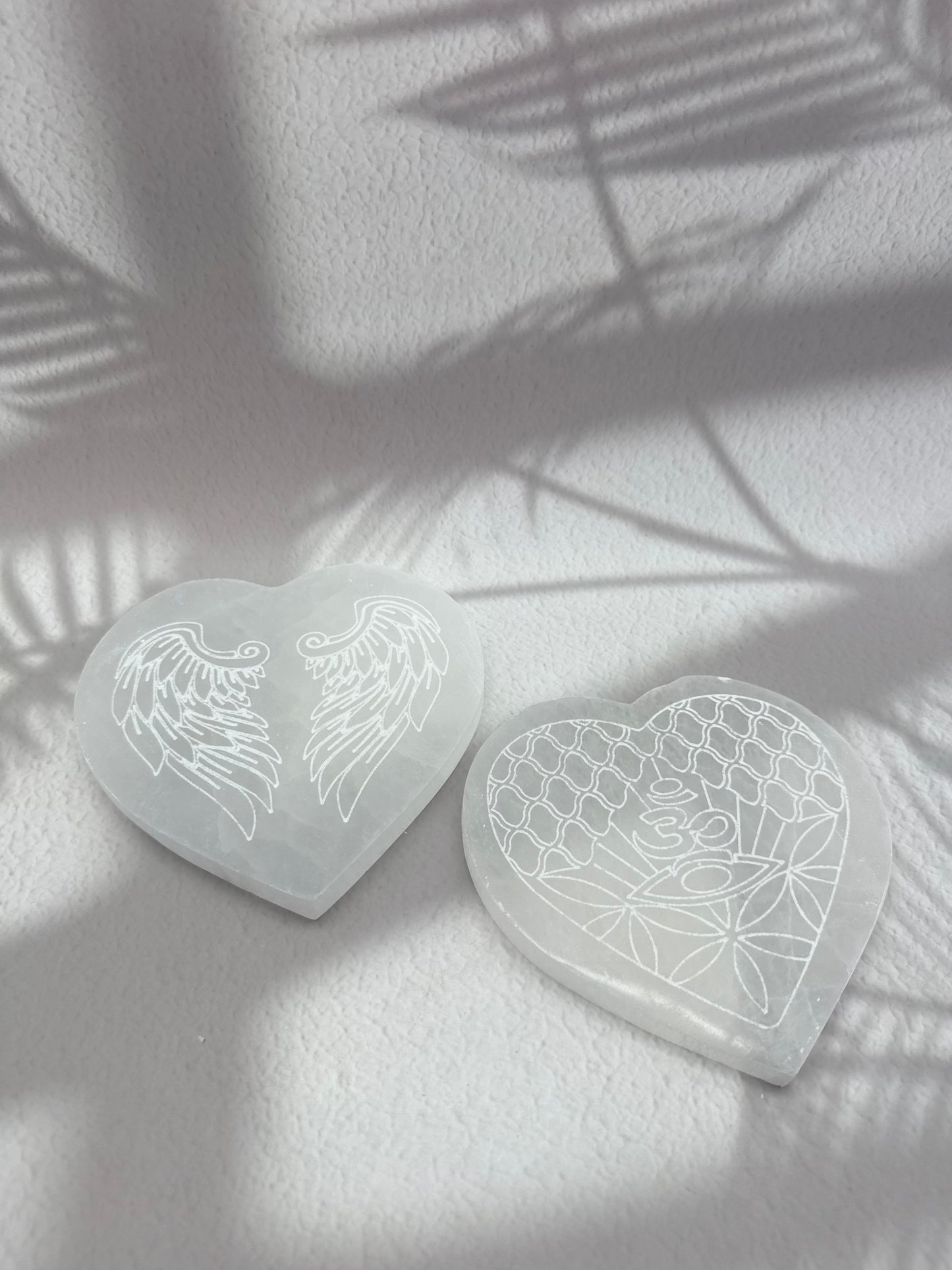 Selenit Ladeplatte in Herzform