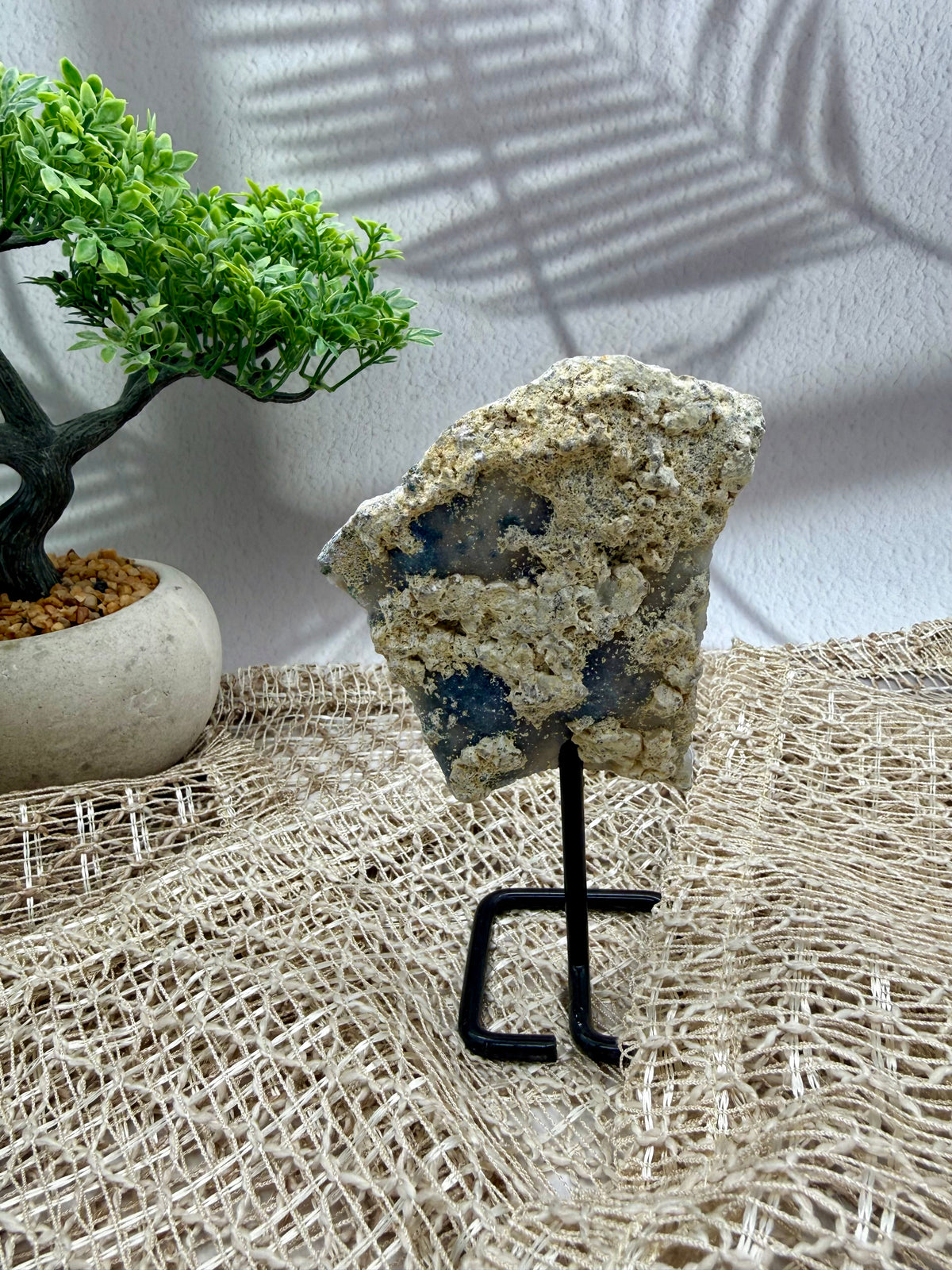 Zeolith auf Ständer - VIII