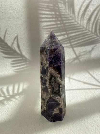 Chevron Amethyst Turm