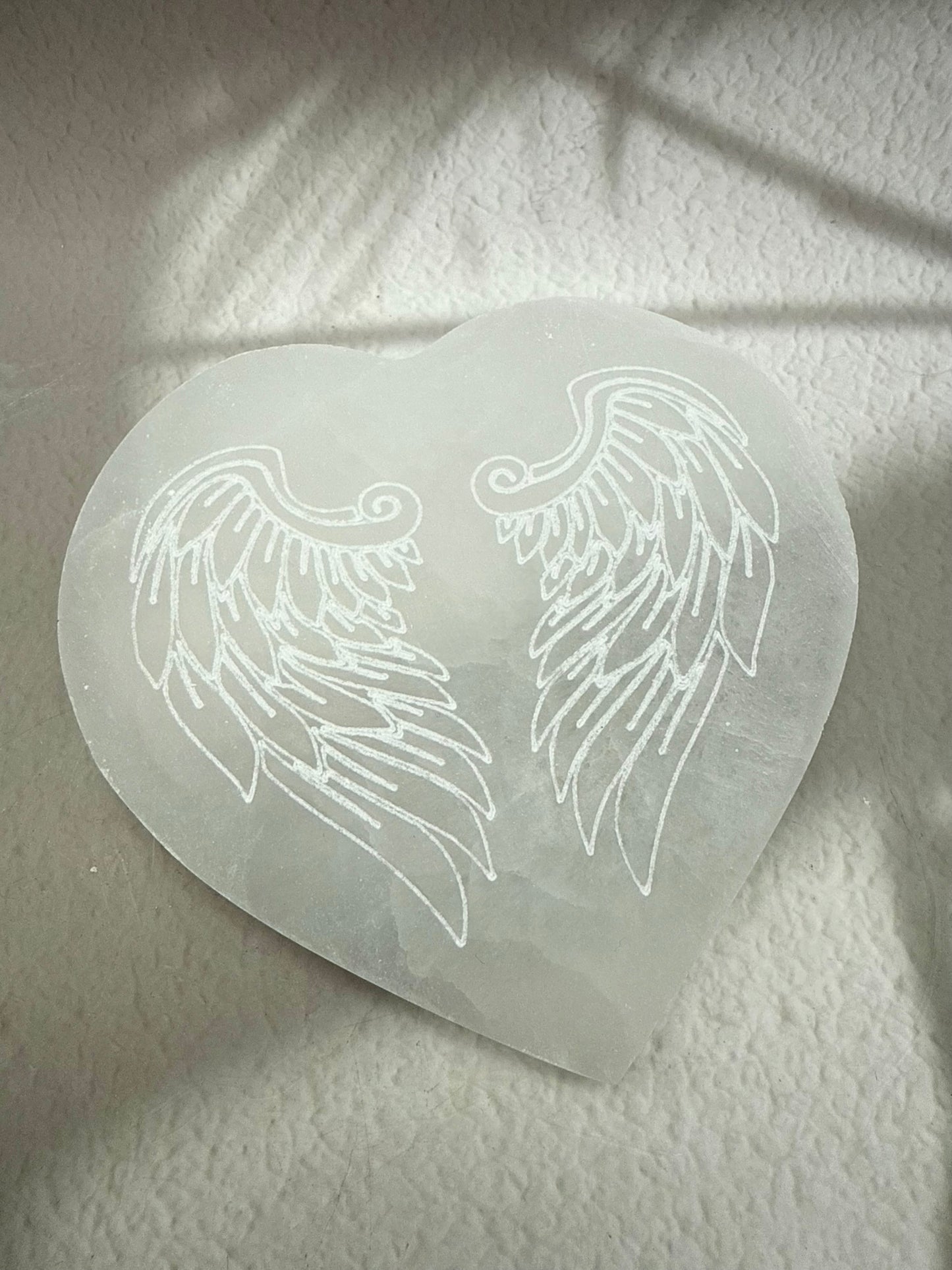 Selenit Ladeplatte in Herzform