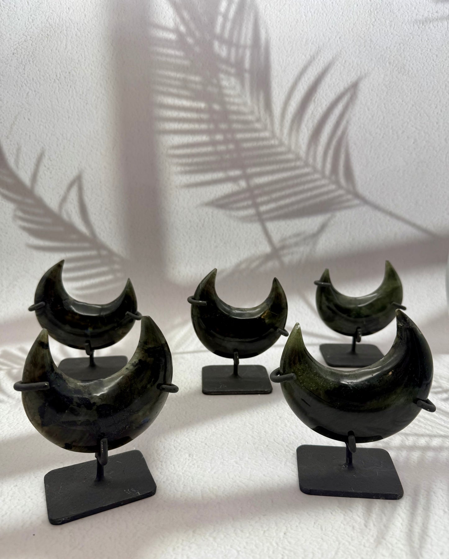 Labradorit Mond auf Ständer