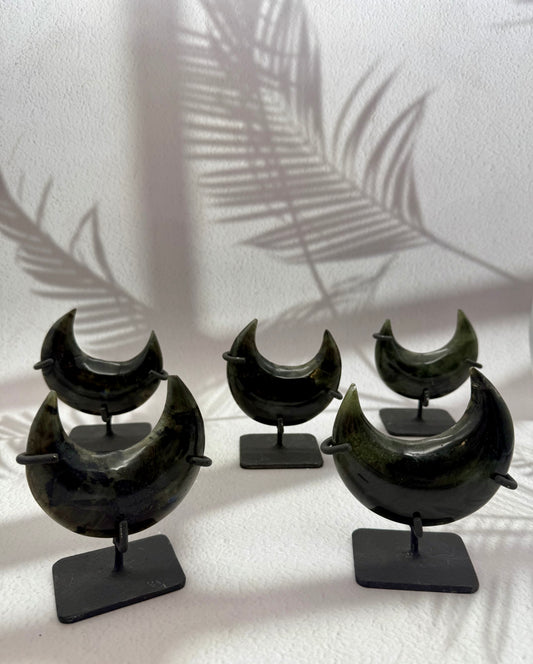 Labradorit Mond auf Ständer