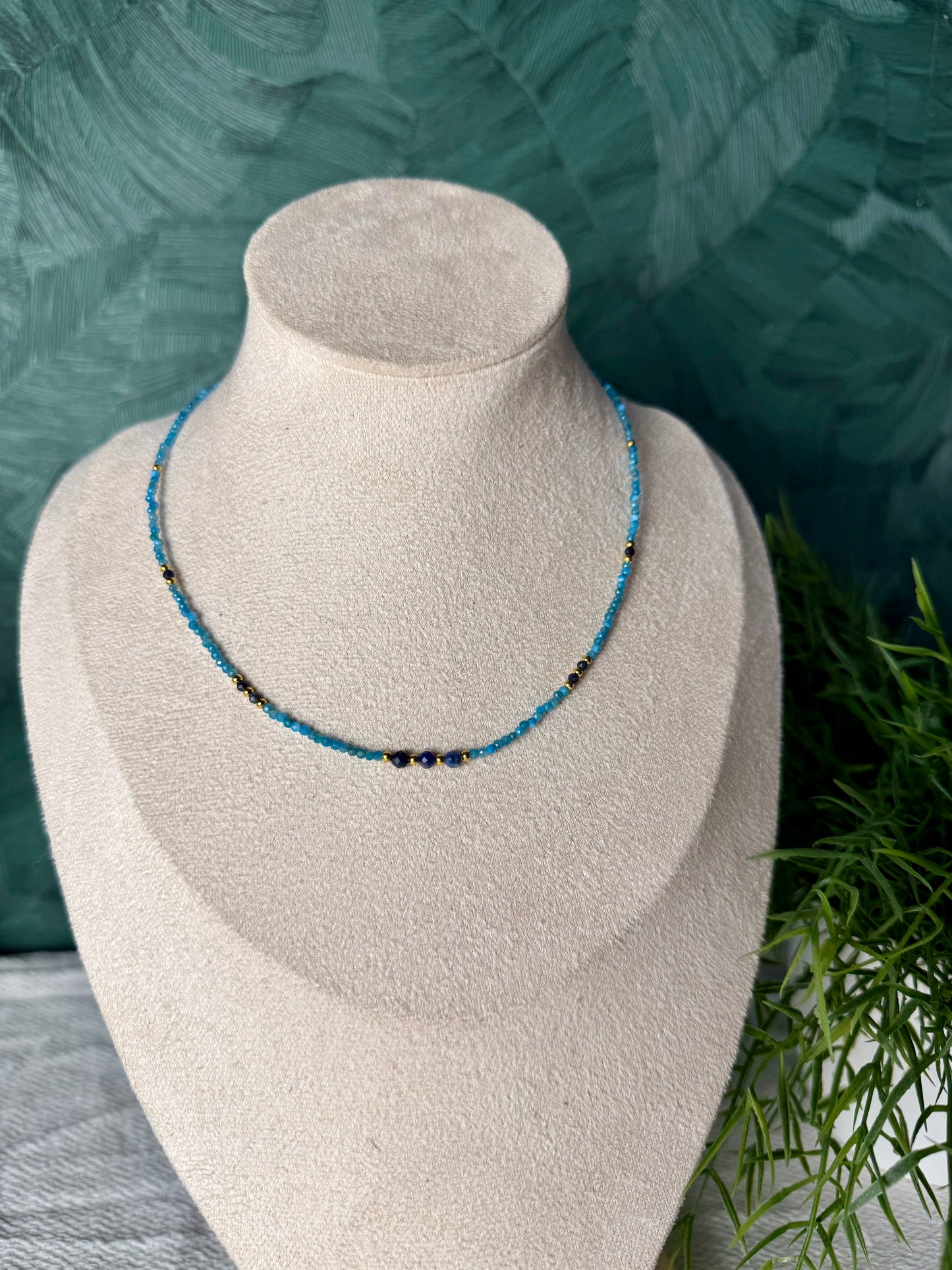 Edelsteinkette „Bleu Céleste“ Apatit & Lapislazuli, 925 Silber, 18K vergoldet