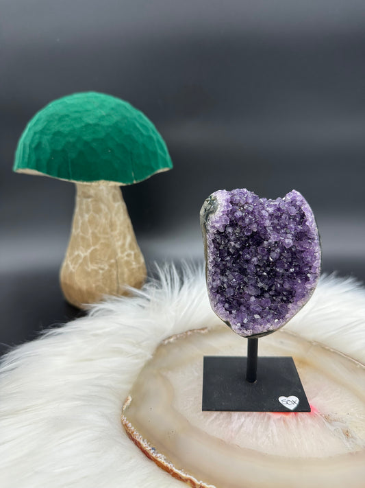 Amethyst auf Ständer II