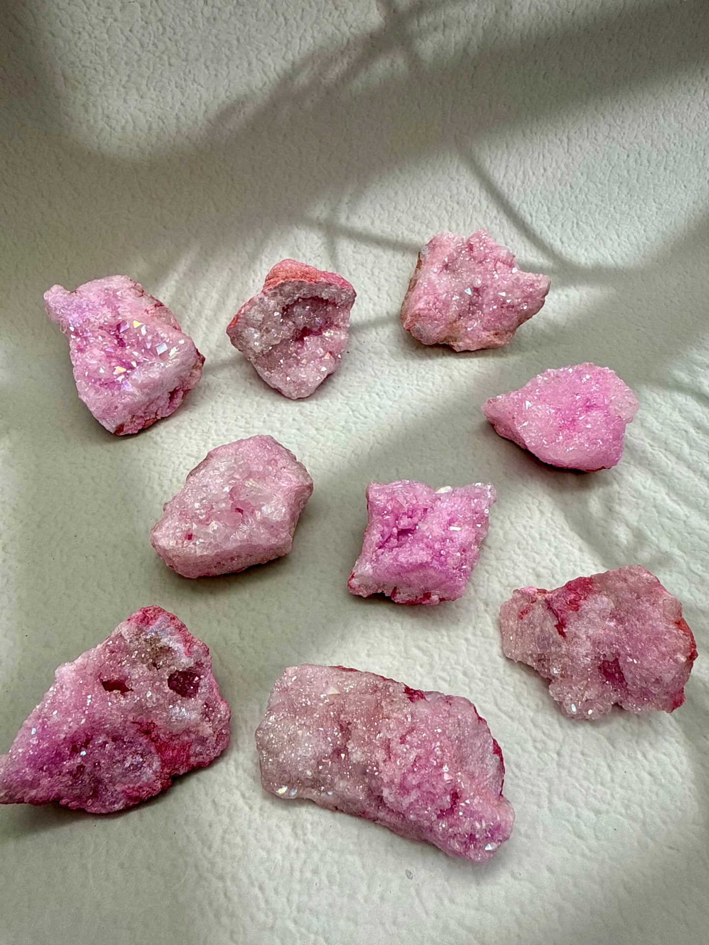 Quarz Geoden - rosa gefärbt - Mystery