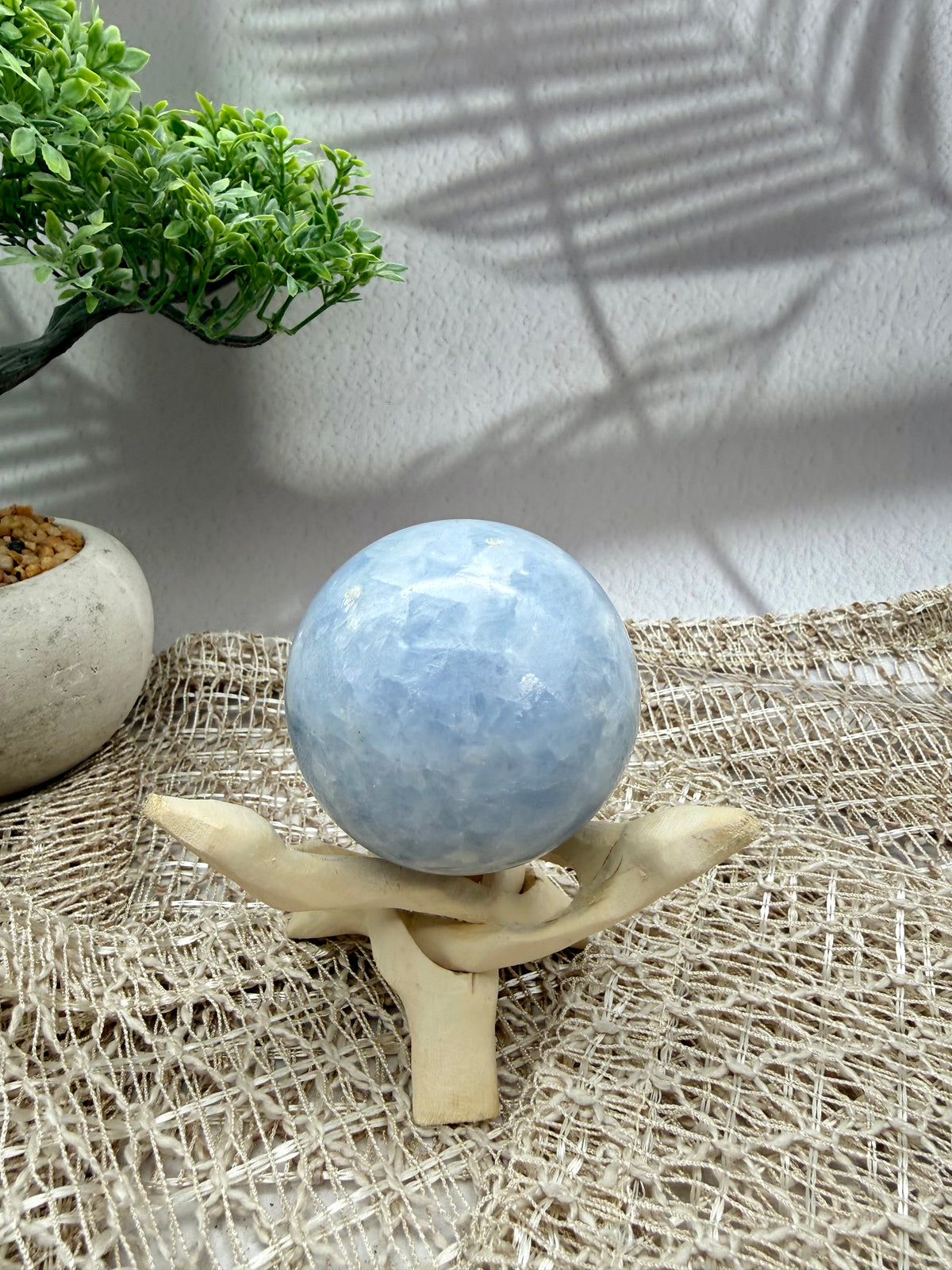 Blaue Calcit Kugel - Mittel