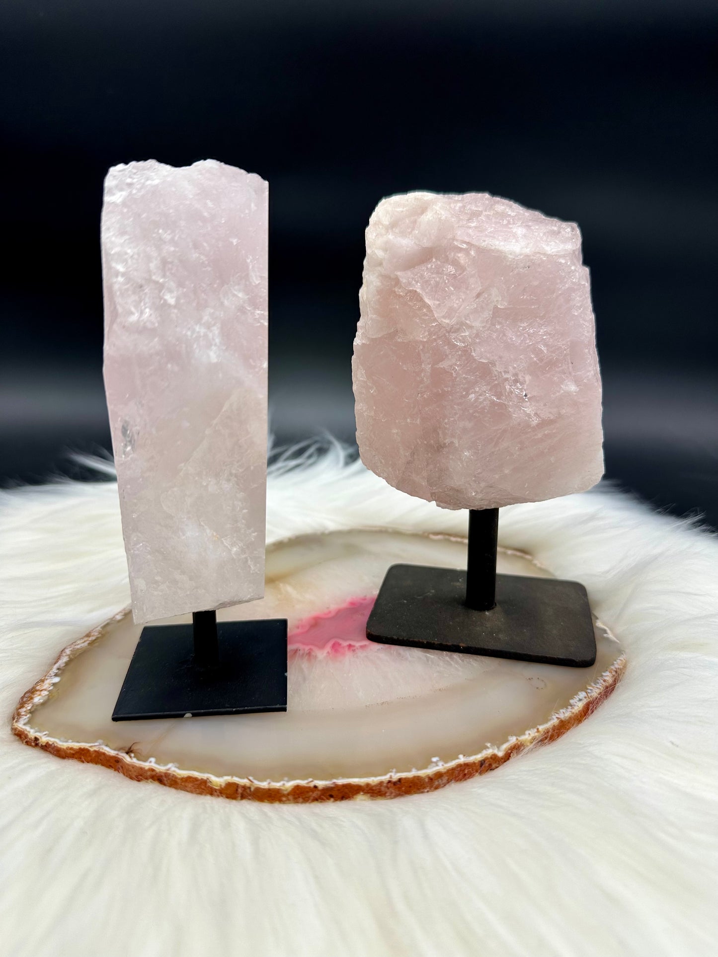 Rosenquarz auf Ständer