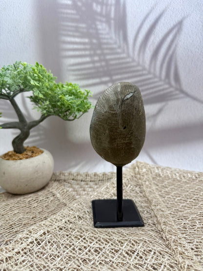 Amethyst Druse auf Ständer Iila/grau III