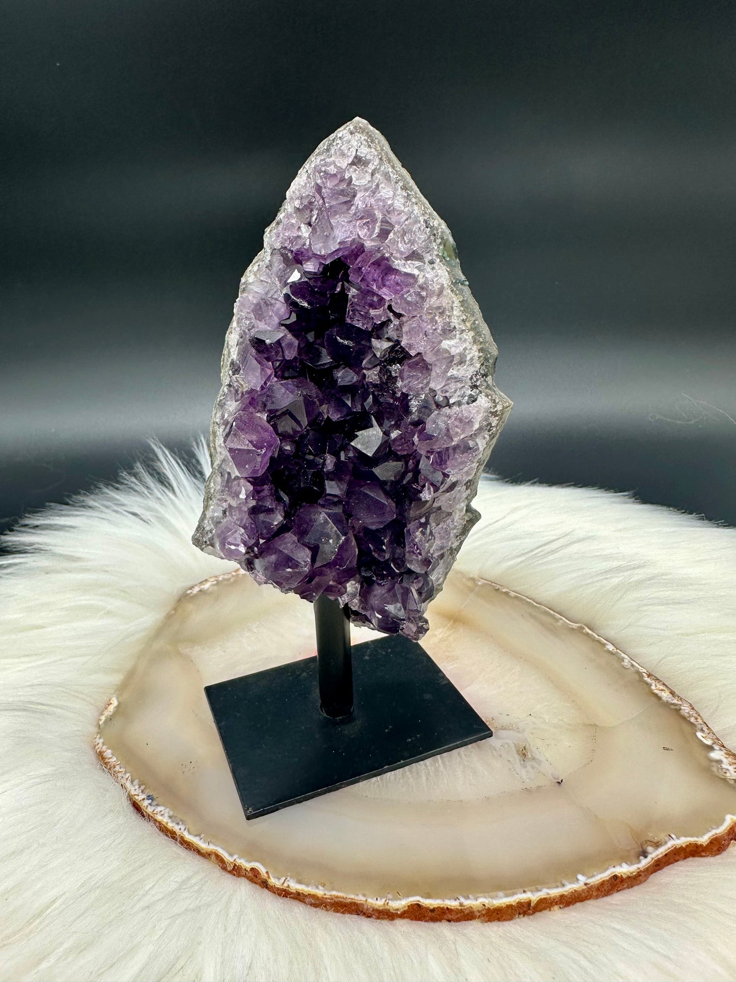 Amethyst auf Ständer