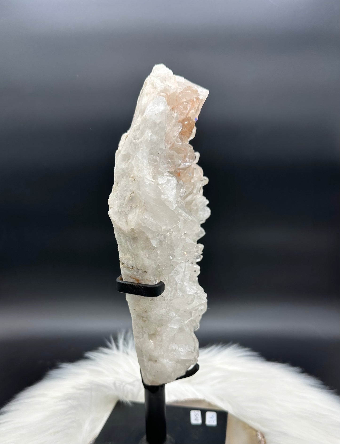 Bergkristall auf Ständer IV