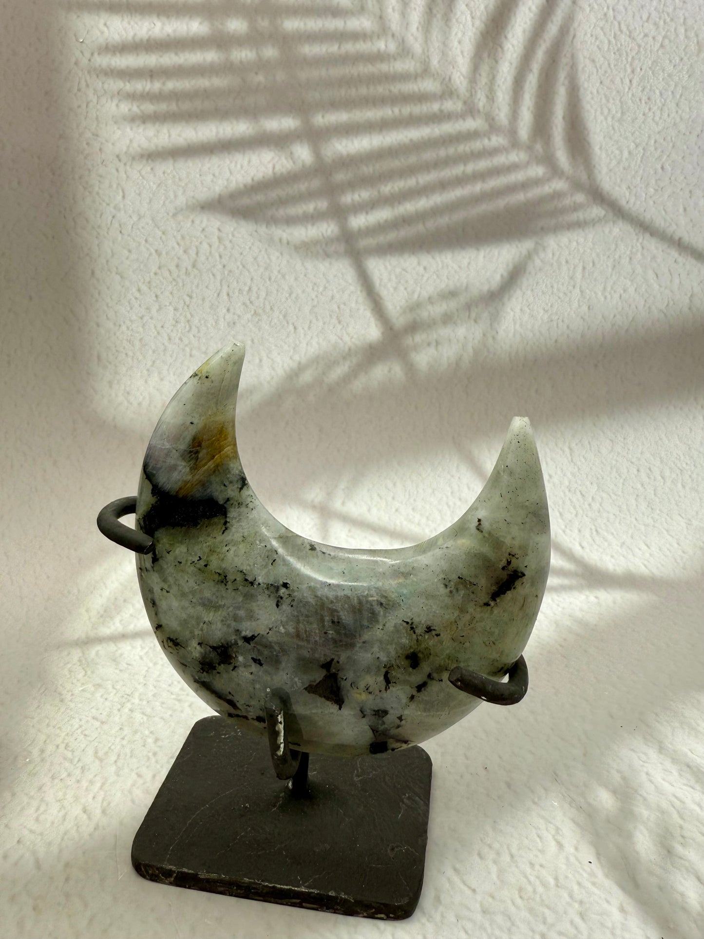 Sunset Labradorit Mond auf Ständer