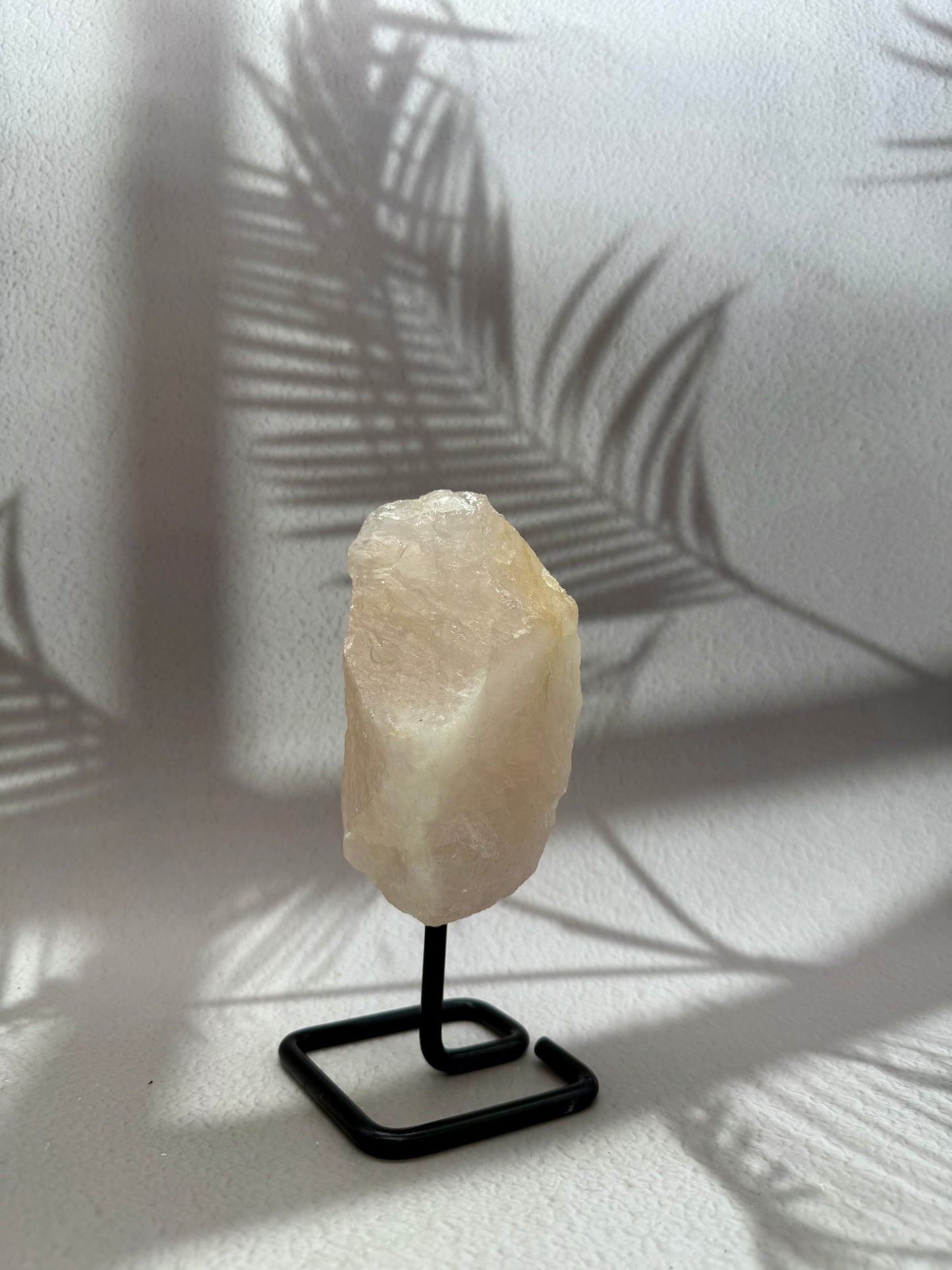 Rosenquarz auf Ständer