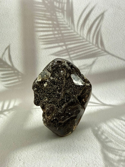 Septarie Freiform mit Calcitspitzen