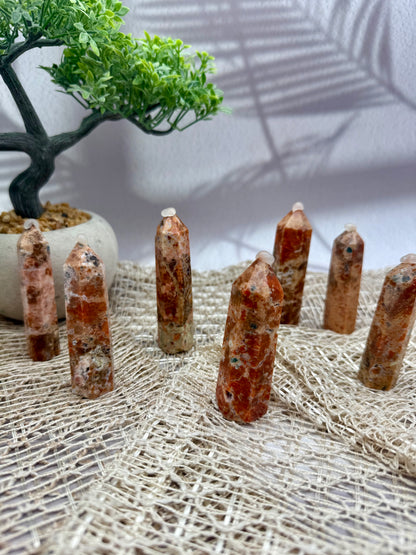 Pfirsich-Apatit Turm