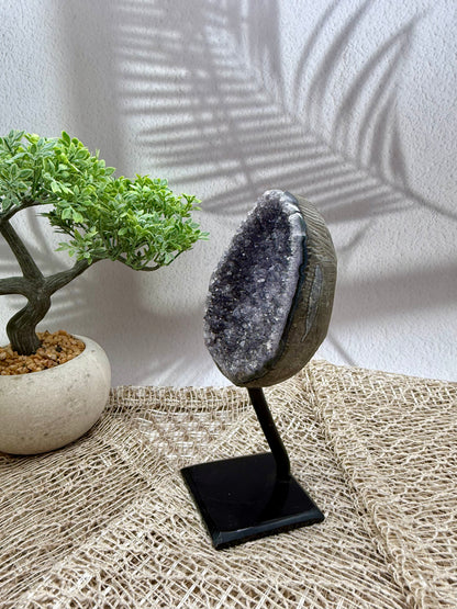 Amethyst Druse auf Ständer Iila/grau III