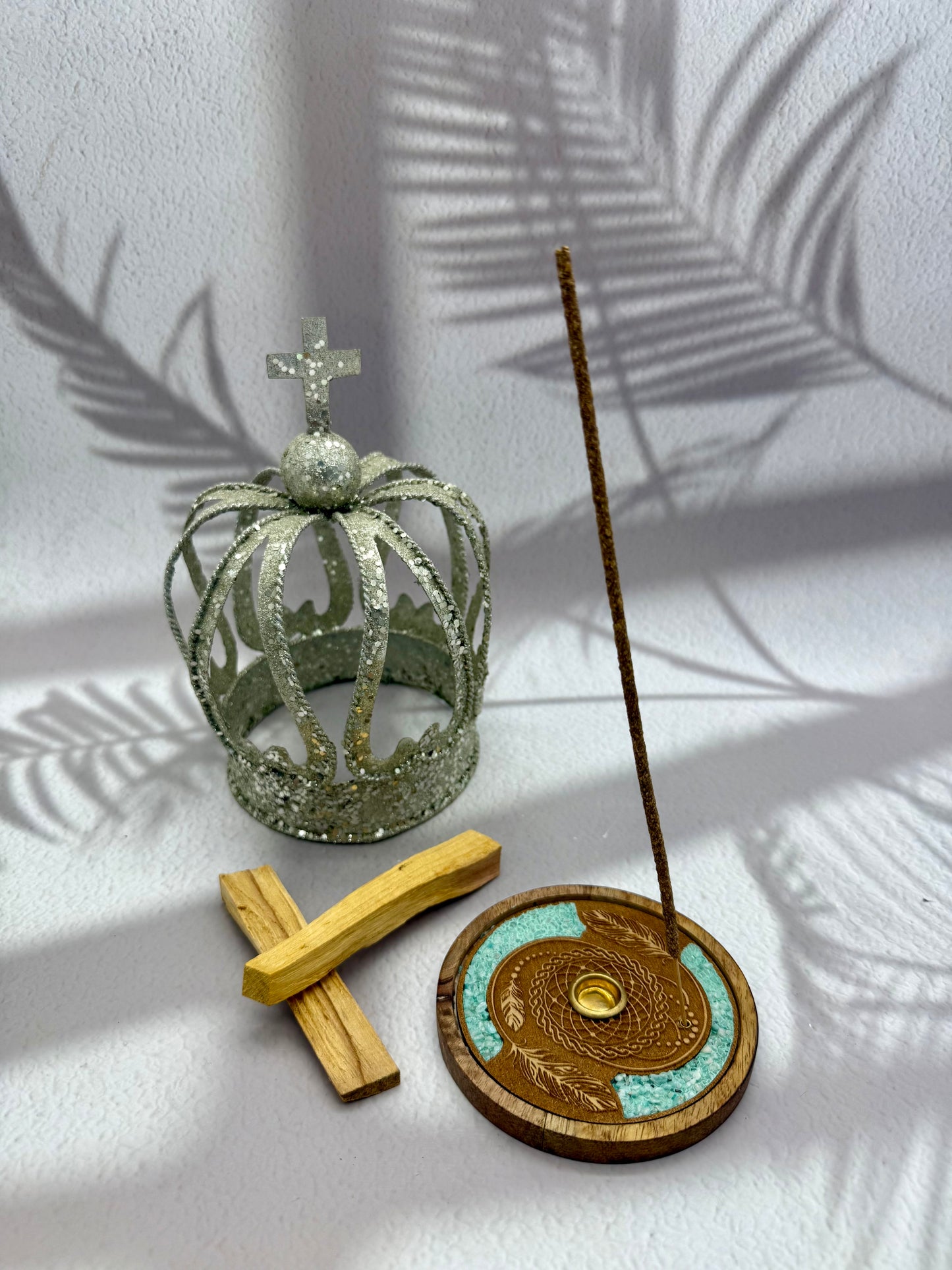 Räucherstäbchen und Kegel Halter