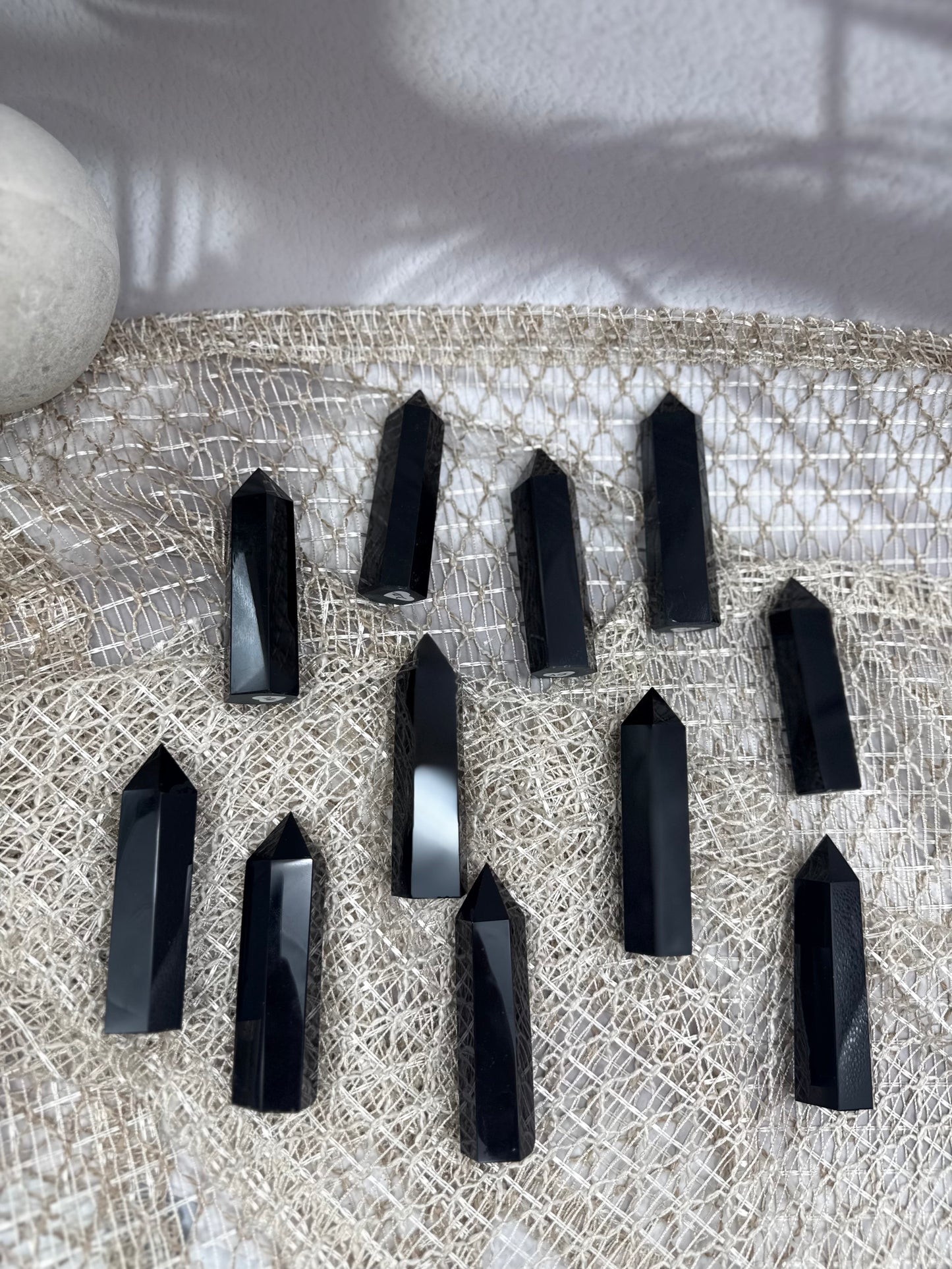 Schwarzer Obsidian Turm