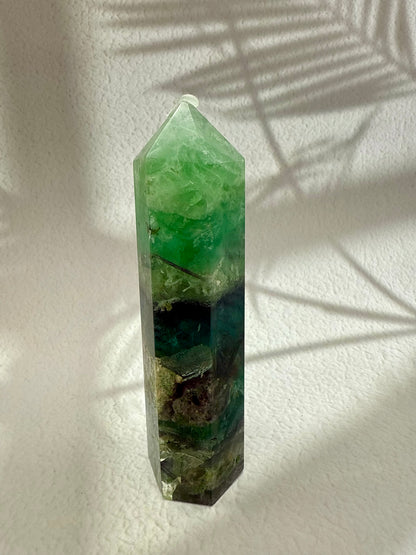 Regenbogen Fluorit Turm - groß