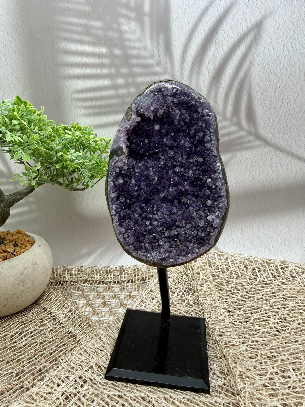 Amethyst Druse auf Ständer - lila II