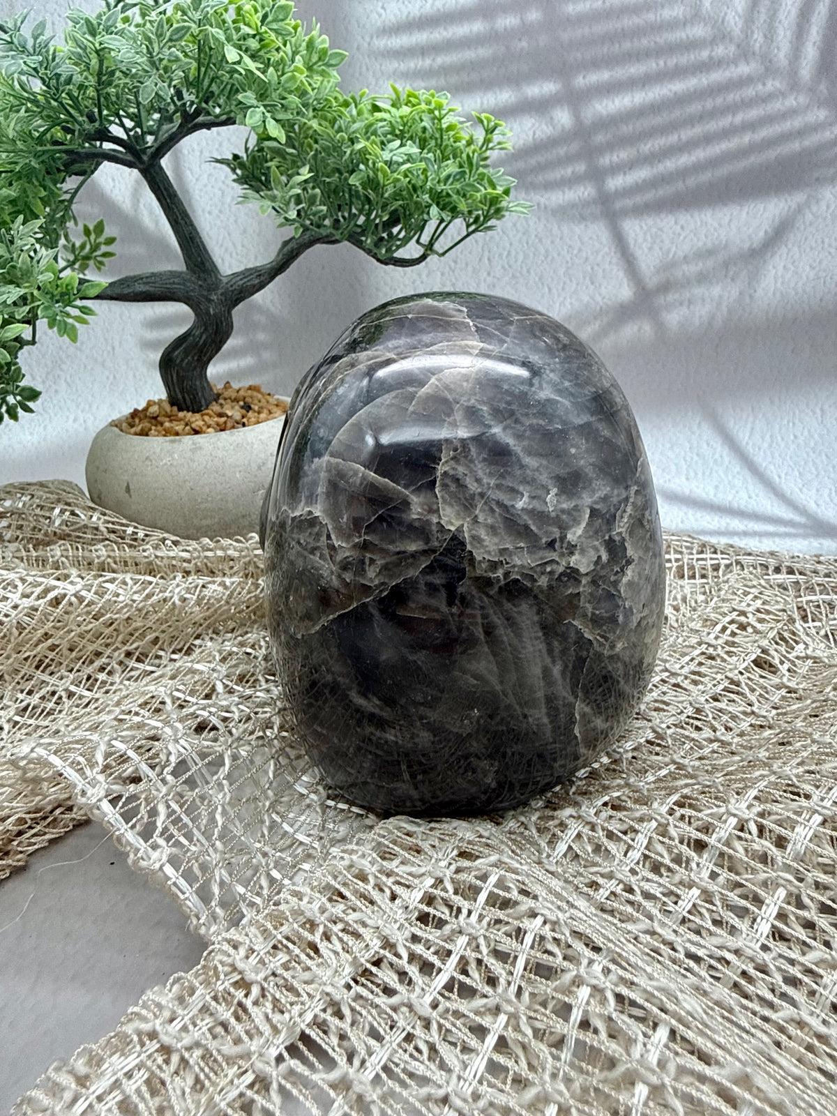 Schwarzer Mondstein Schädel - II