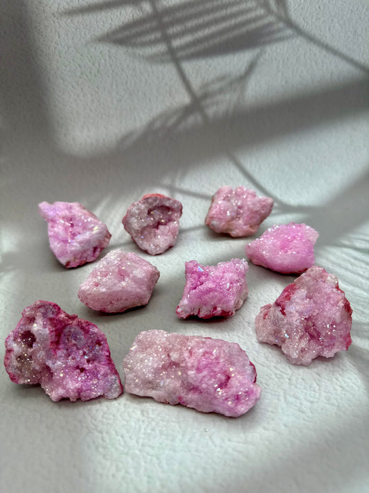 Quarz Geoden - rosa gefärbt - Mystery