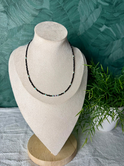 Edelsteinkette „Noir Éclat Tricolore“ Spinell, Aquamarin & Granat, 925 Silber, 18K vergoldet