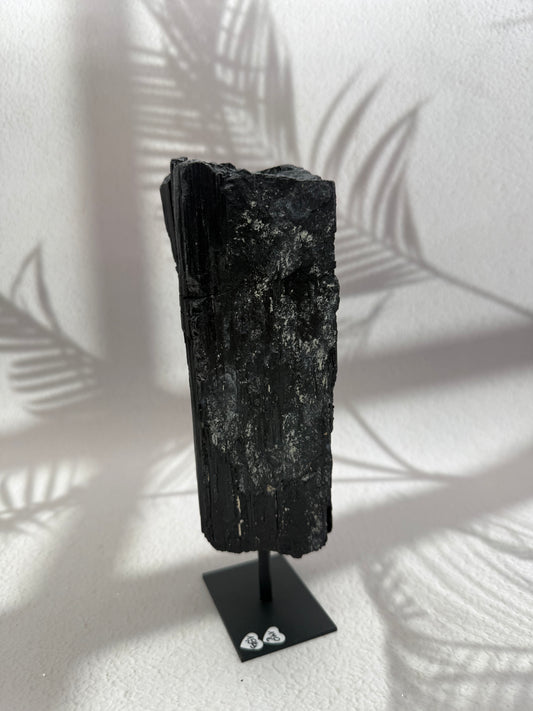 Schwarzer Turmalin auf Ständer V