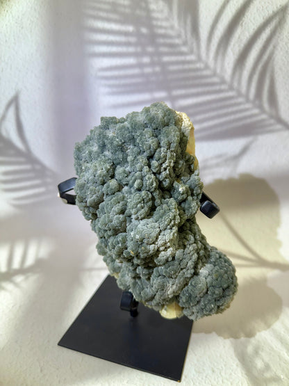 Grüner Amethyst / Prasiolith auf Ständer