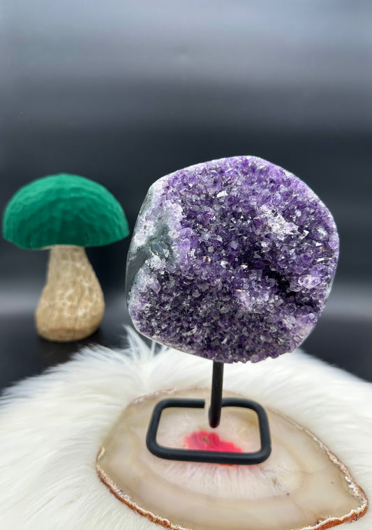 Amethyst auf Ständer I