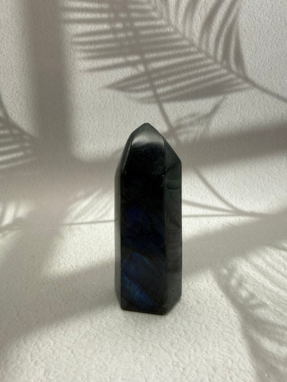 Labradorit Turm - Blaues Farbspiel