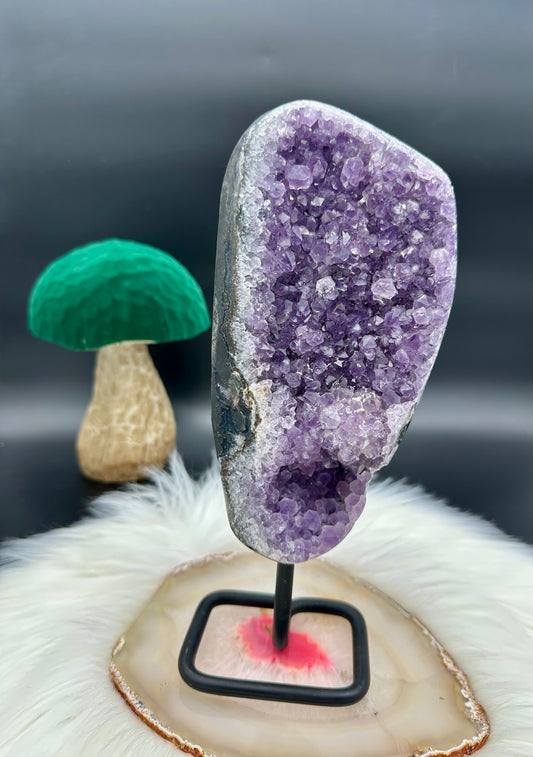 Amethyst auf Ständer II