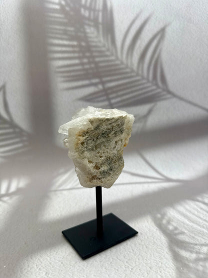 Bergkristall auf Ständer IV