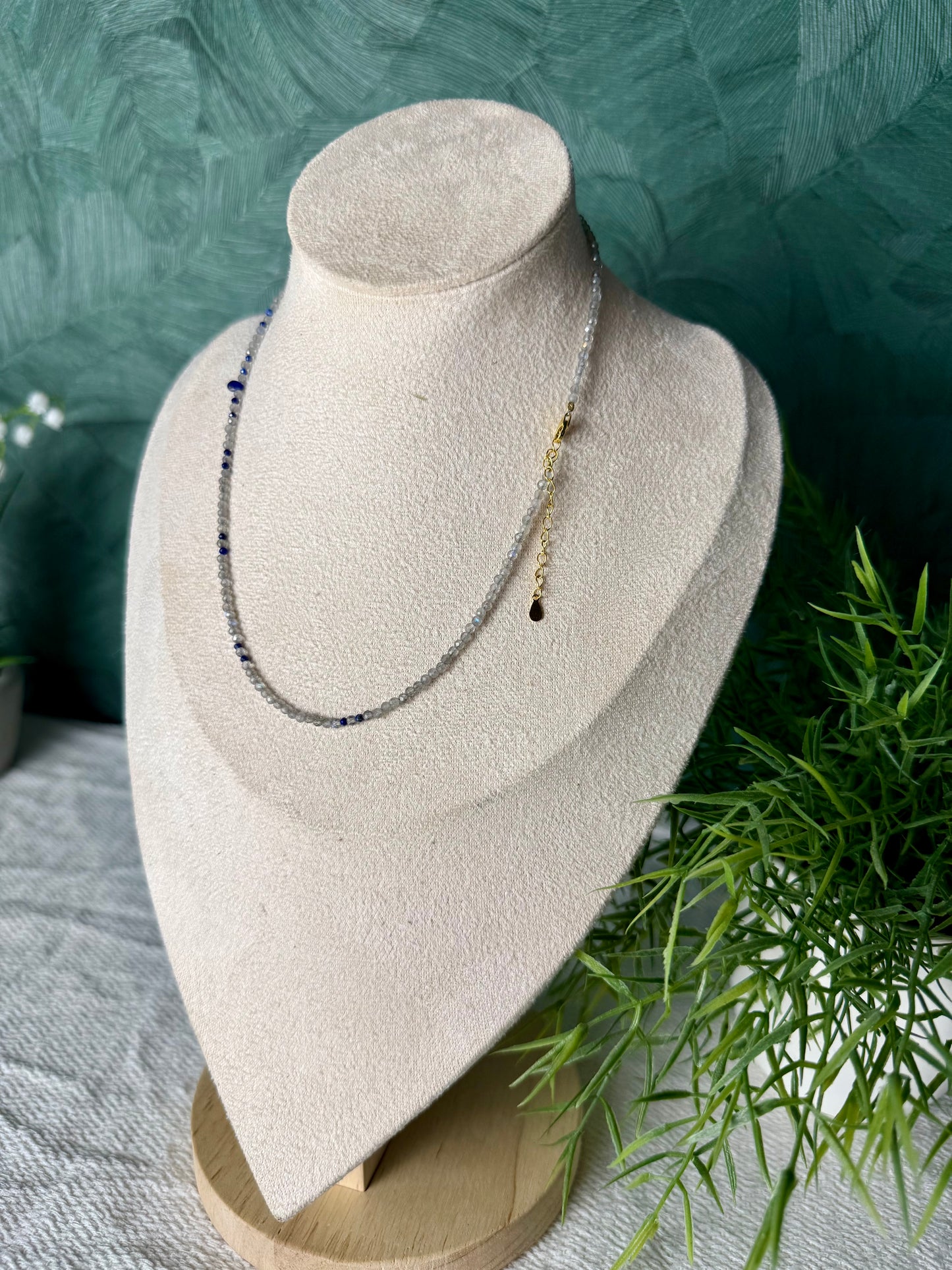 Edelsteinkette „Bleu Mystique“ – Labradorit & Lapislazuli, 925 Silber, 18K Gold