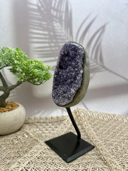 Amethyst Druse auf Ständer - lila II