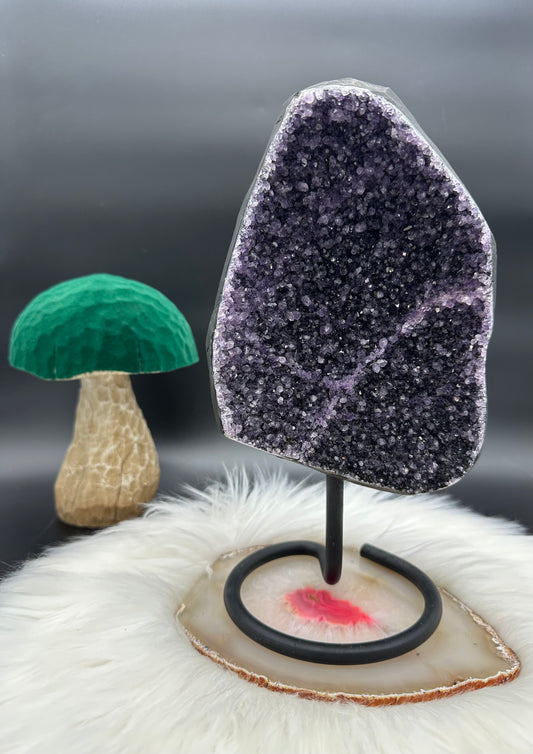 Amethyst auf Ständer IV