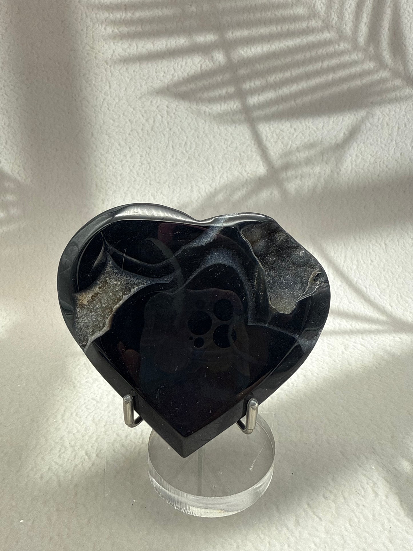Schwarzes Achat Herz auf Ständer II