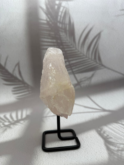 Rosenquarz auf Ständer I