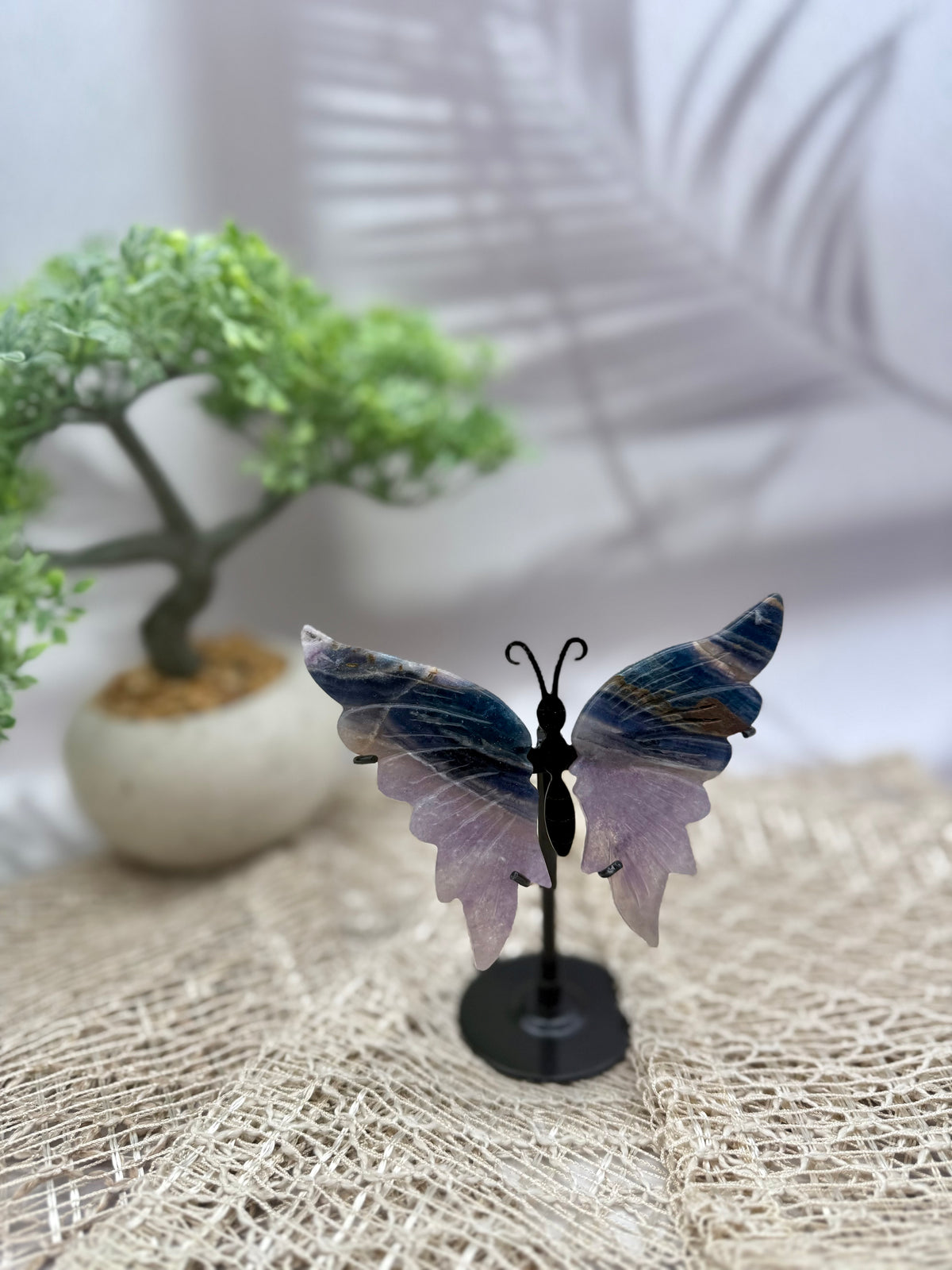 Lila/blauer Fluorit Schmetterling II