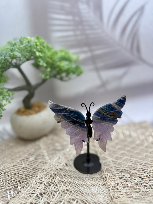 Lila/blauer Fluorit Schmetterling II