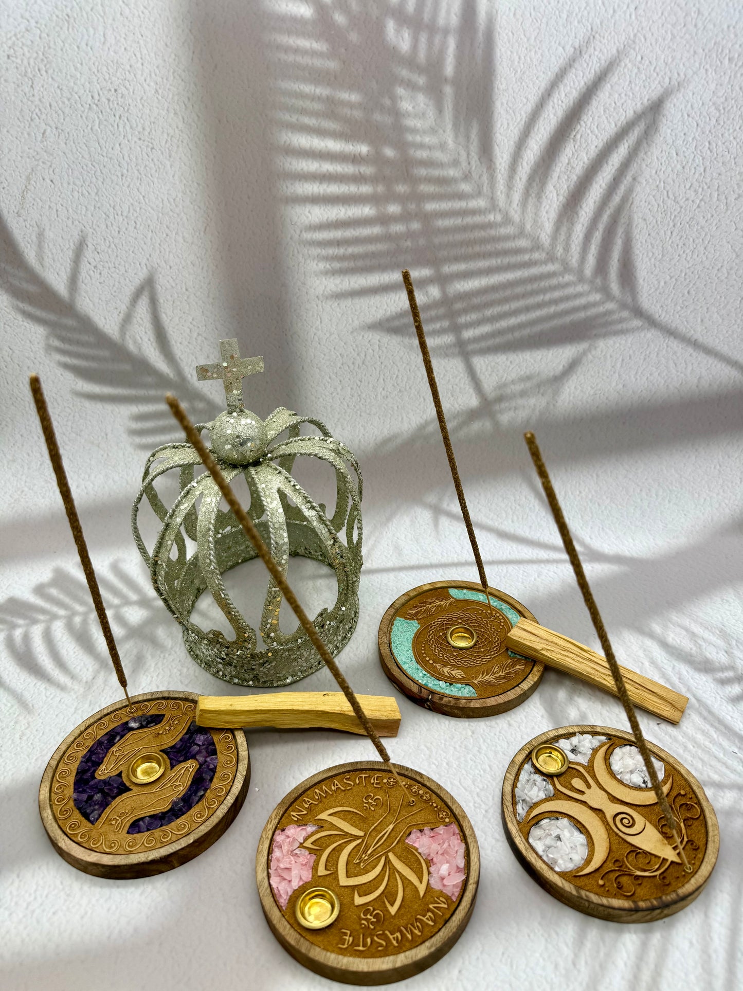 Räucherstäbchen und Kegel Halter