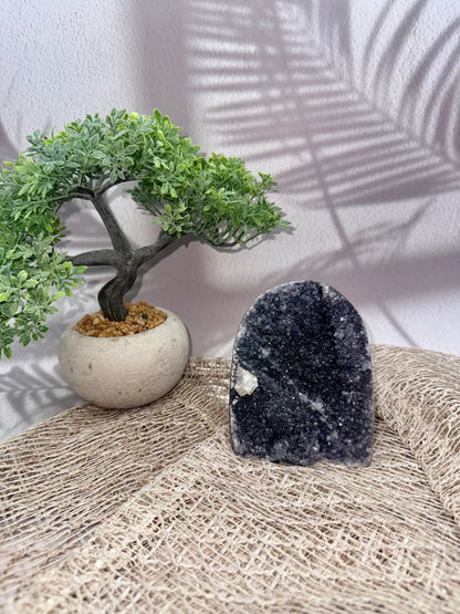 Amethyst Druse - Grau/Lila mit Calcit