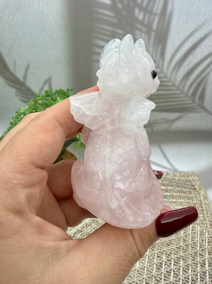 Rosenquarz Drache