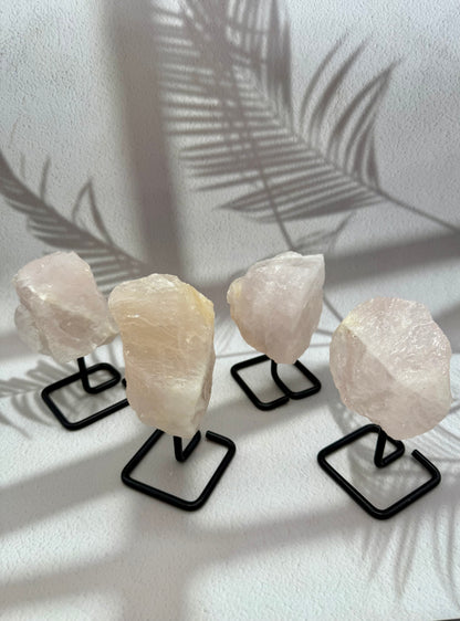 Rosenquarz auf Ständer